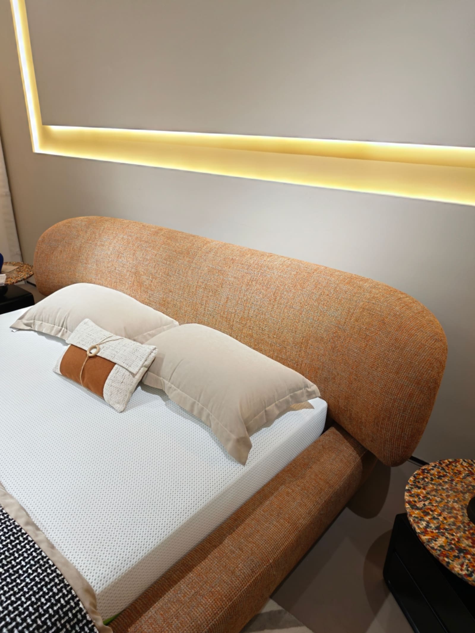 Linen Upholstered Platform Bed with Asymmetrical Curved Headboard 3