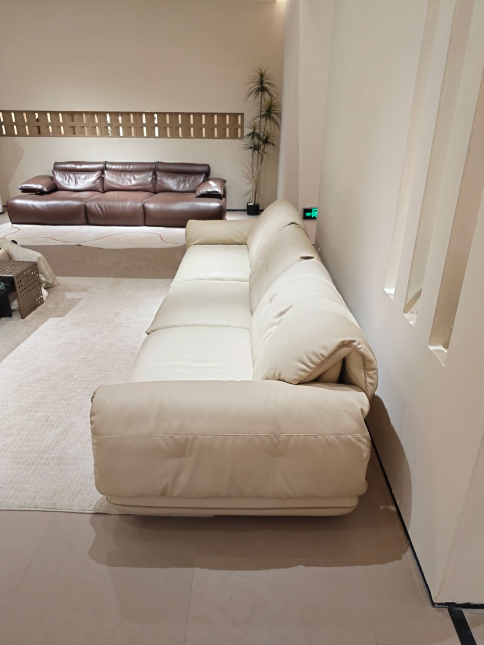 Top-Grain Leather Four-Seater Modular Sofa D076 3