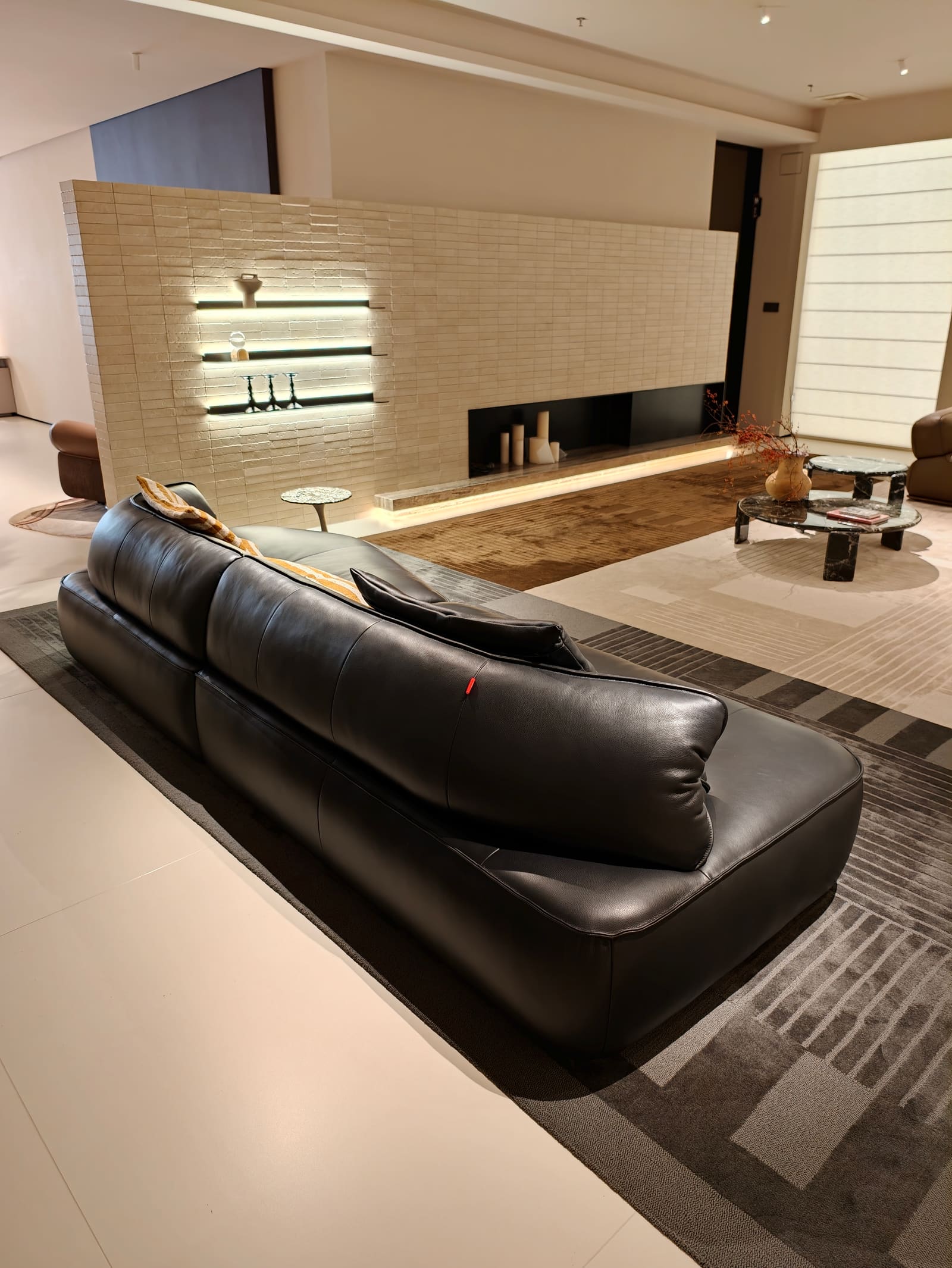 Curved Armless Top-Grain Leather 3-Seater Sofa with Chaise HD2436 4