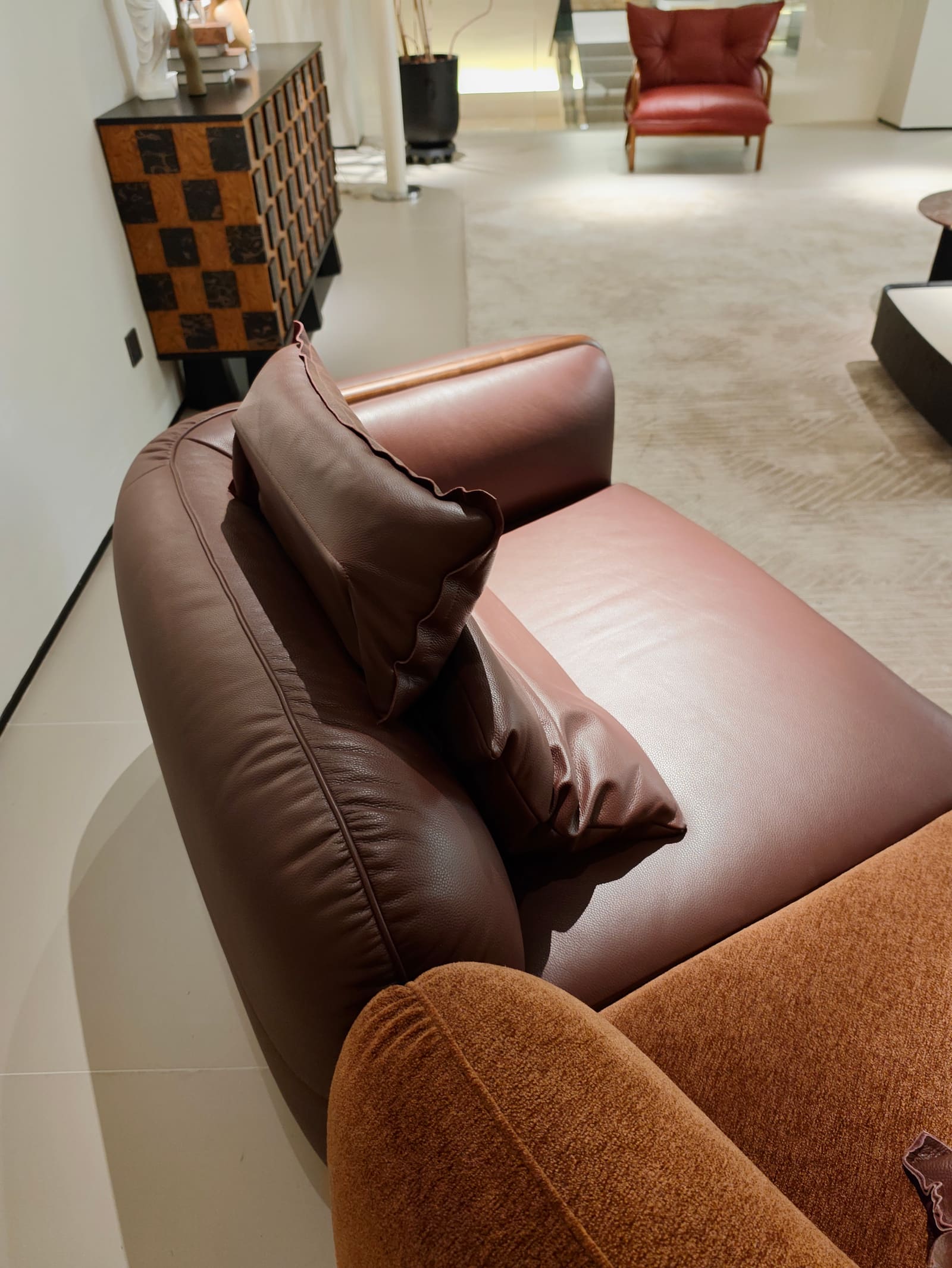 Large Curved Modular Leather Sectional Sofa HD2444B 9