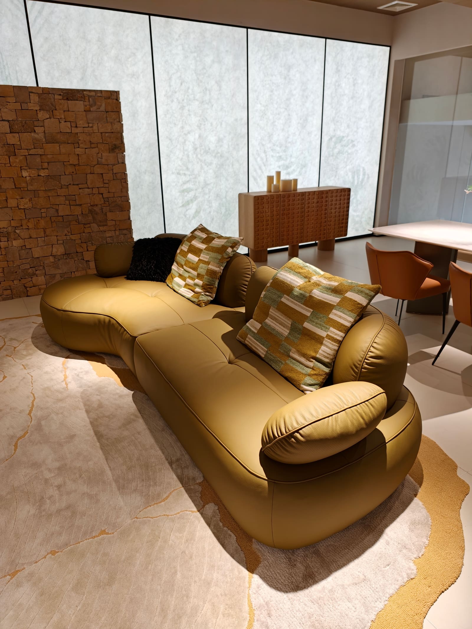 Curved Top-Grain Leather Sofa with 3-Seater and Chaise HD2453 2