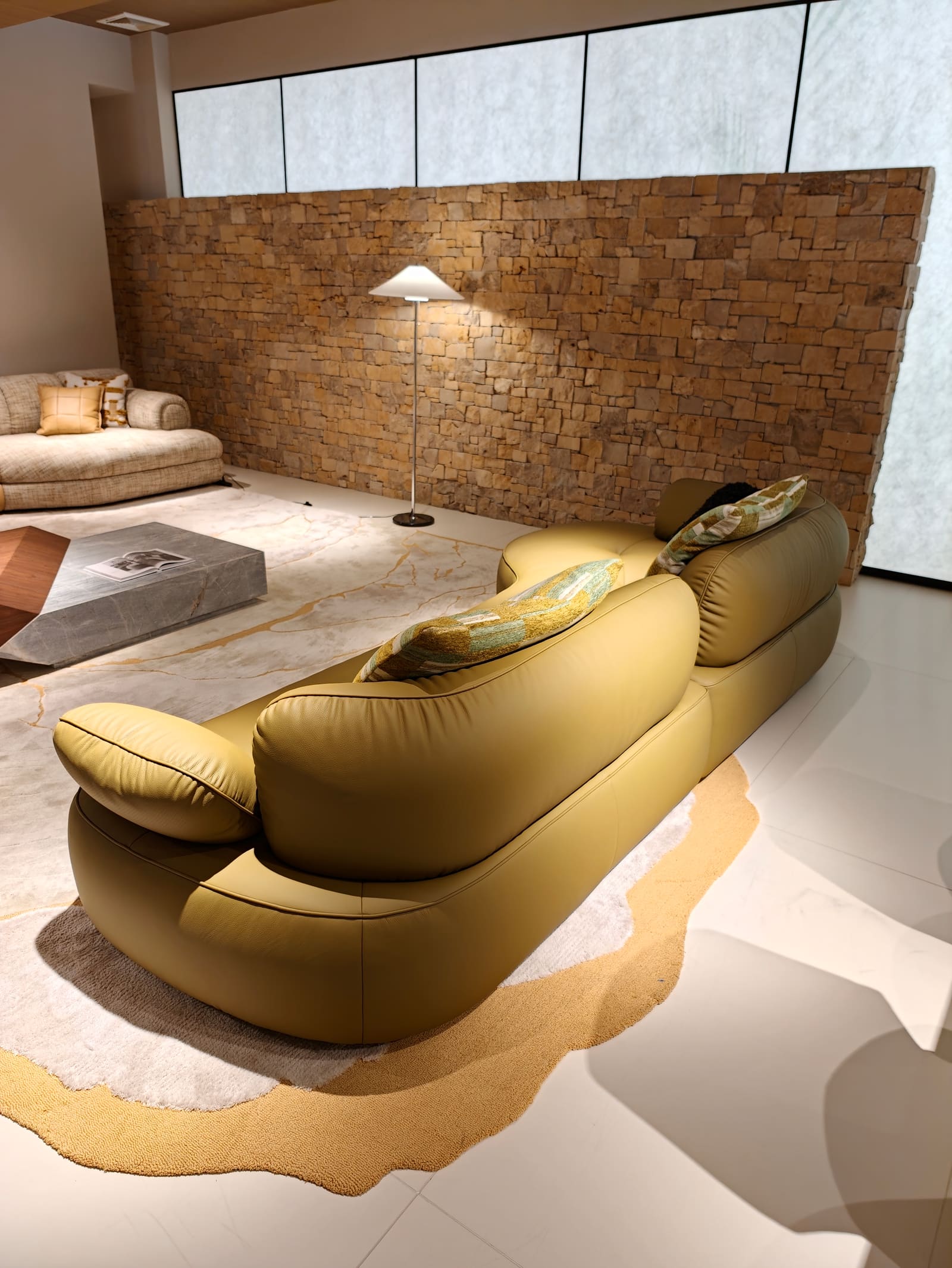 Curved Top-Grain Leather Sofa with 3-Seater and Chaise HD2453 4