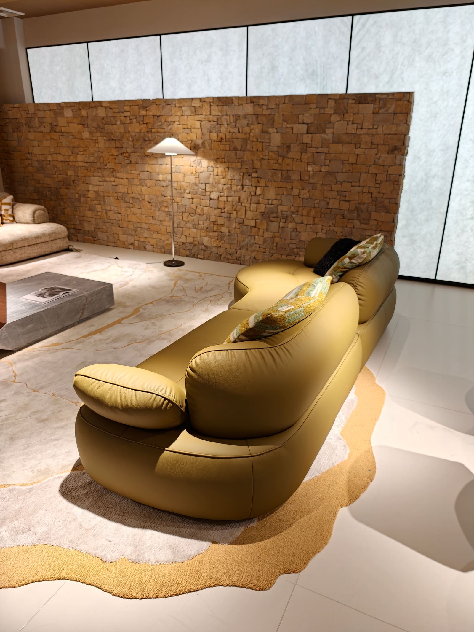 Curved Top-Grain Leather Sofa with 3-Seater and Chaise HD2453 8